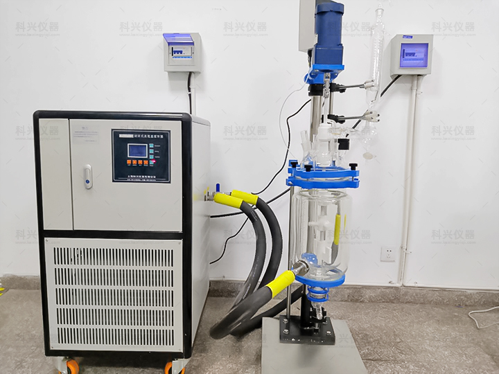 上?？婆d儀器與四川某大學合作現場