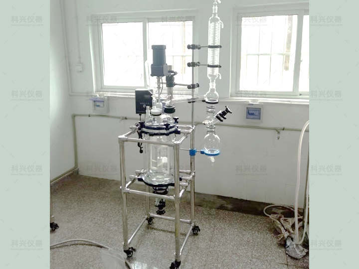 上?？婆d儀器與四川某大學合作現場